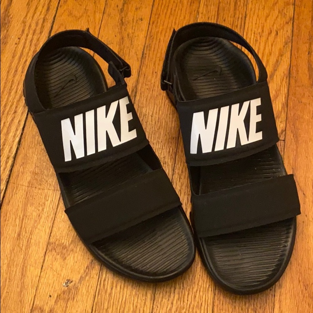 Women’s sandals